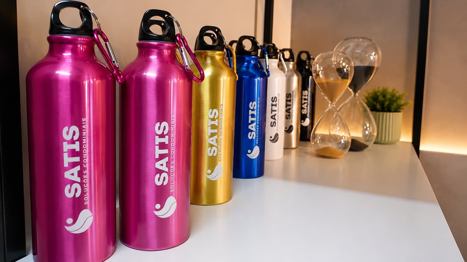 Garrafas personalizadas com a marca Satis